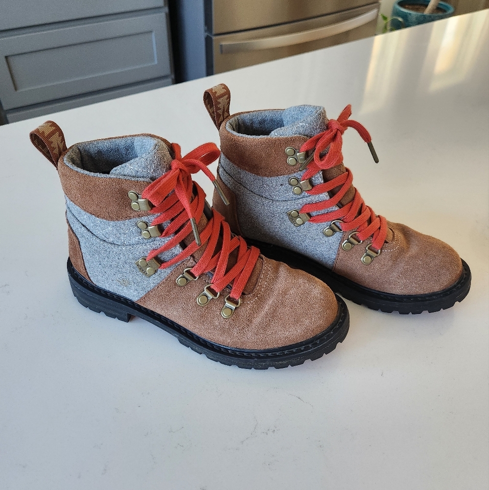 Toms Women's Lace Up Boots in Gray and Tan